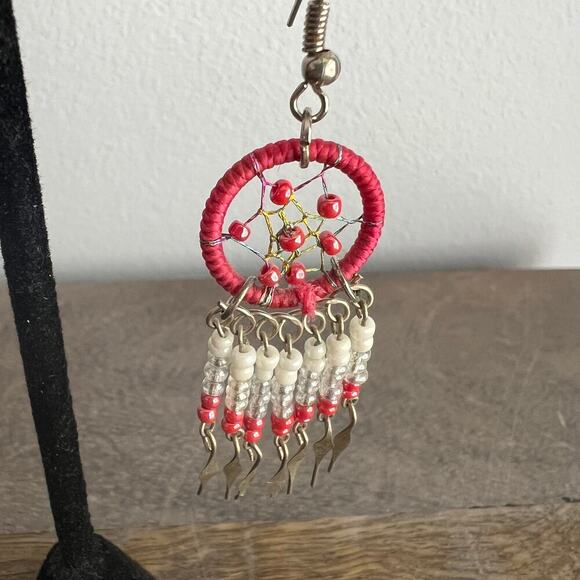 🍭6/$30 Handmade Red, White and Silver Mini Native American Dreamcatcher Earrings - Picture 3 of 5